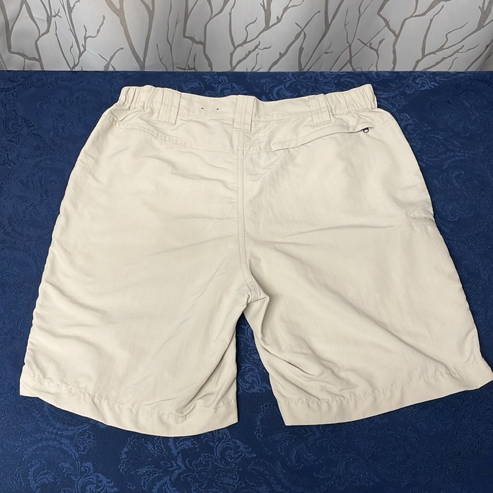 Orvis Men's Tan Cargo Shorts with Orange Zipper Accents, 3 pairs size M - Picture 10 of 10